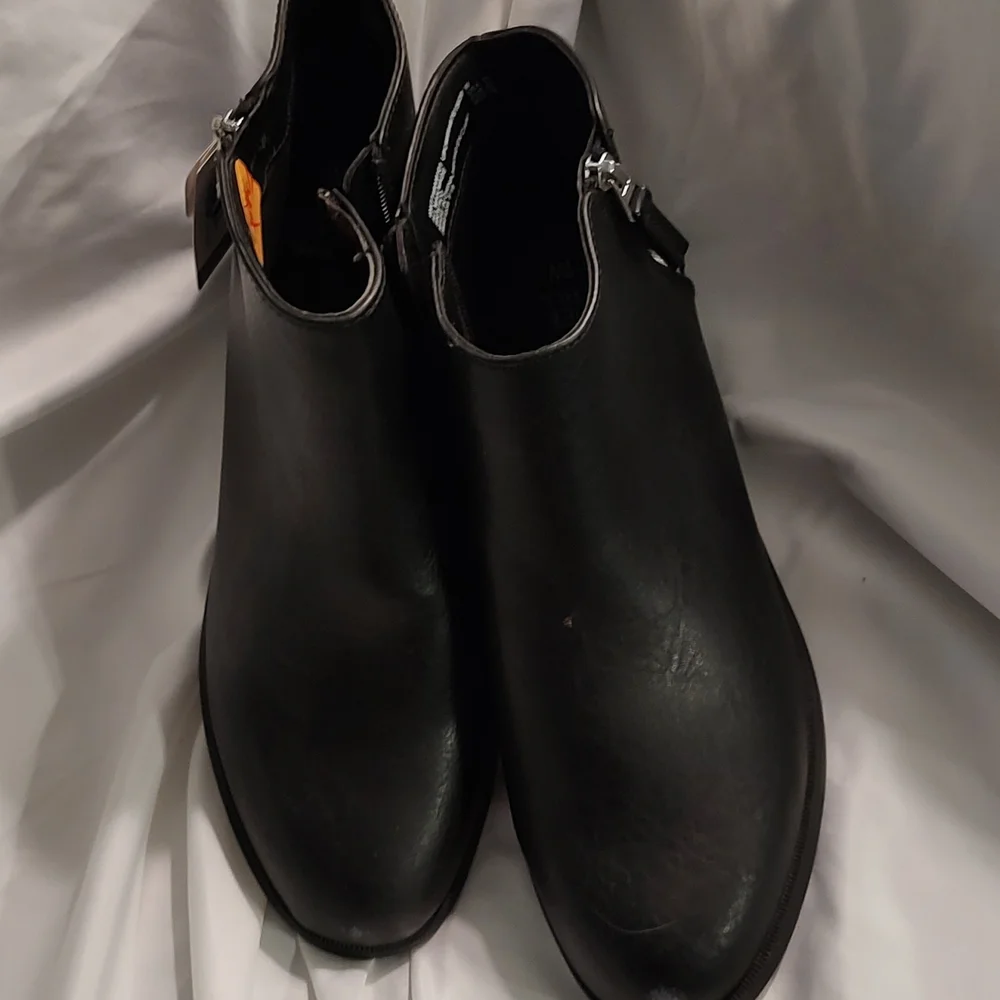 Black ankle boots - Picture 1 of 5